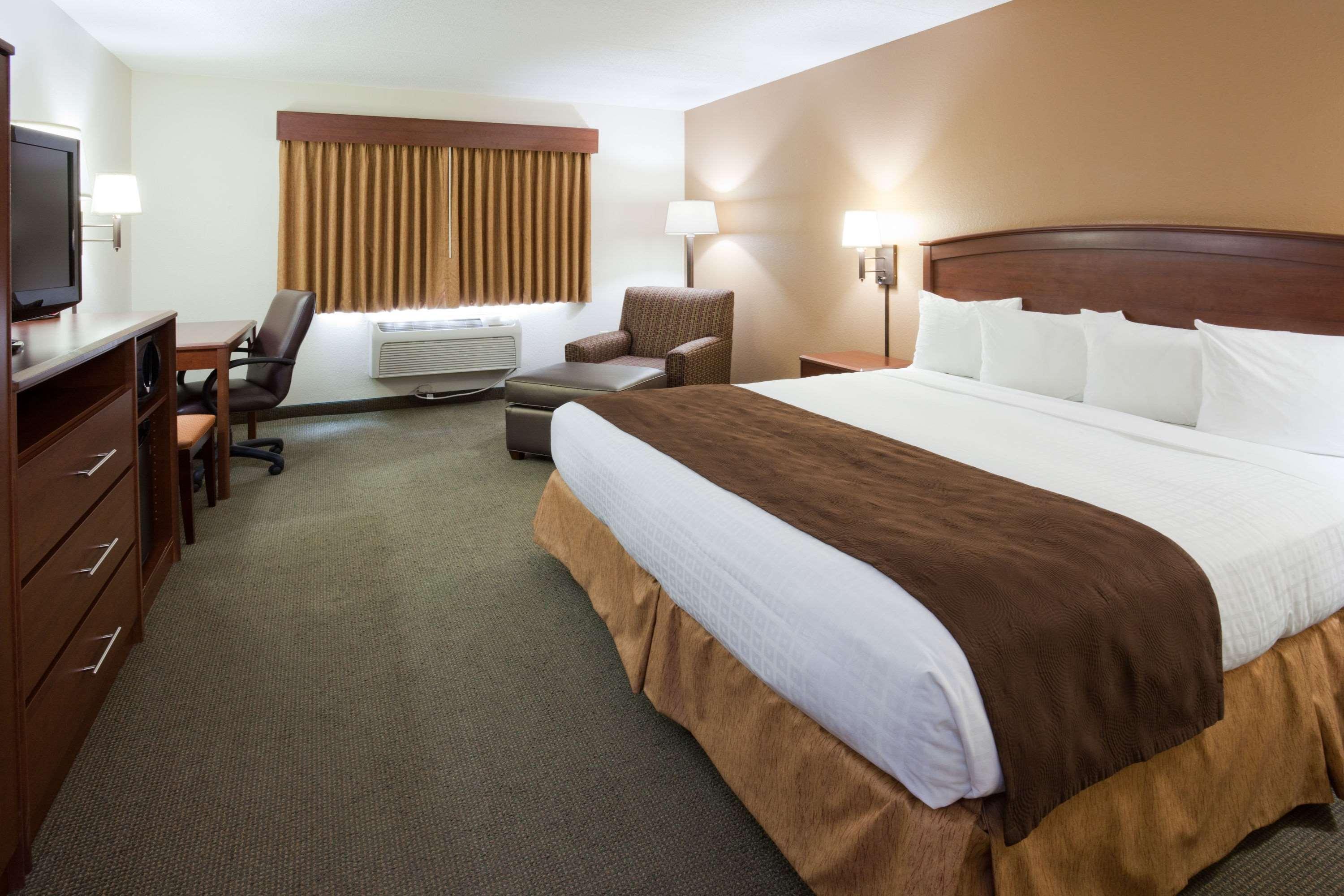 AmericInn by Wyndham Sauk Centre Bagian luar foto
