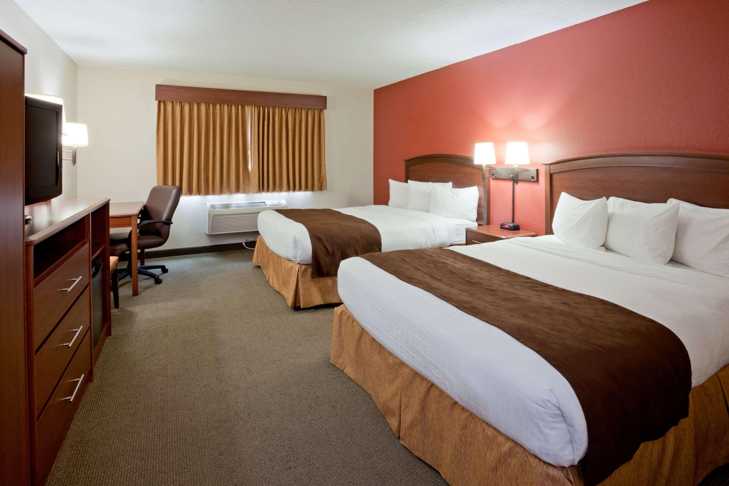 AmericInn by Wyndham Sauk Centre Bagian luar foto