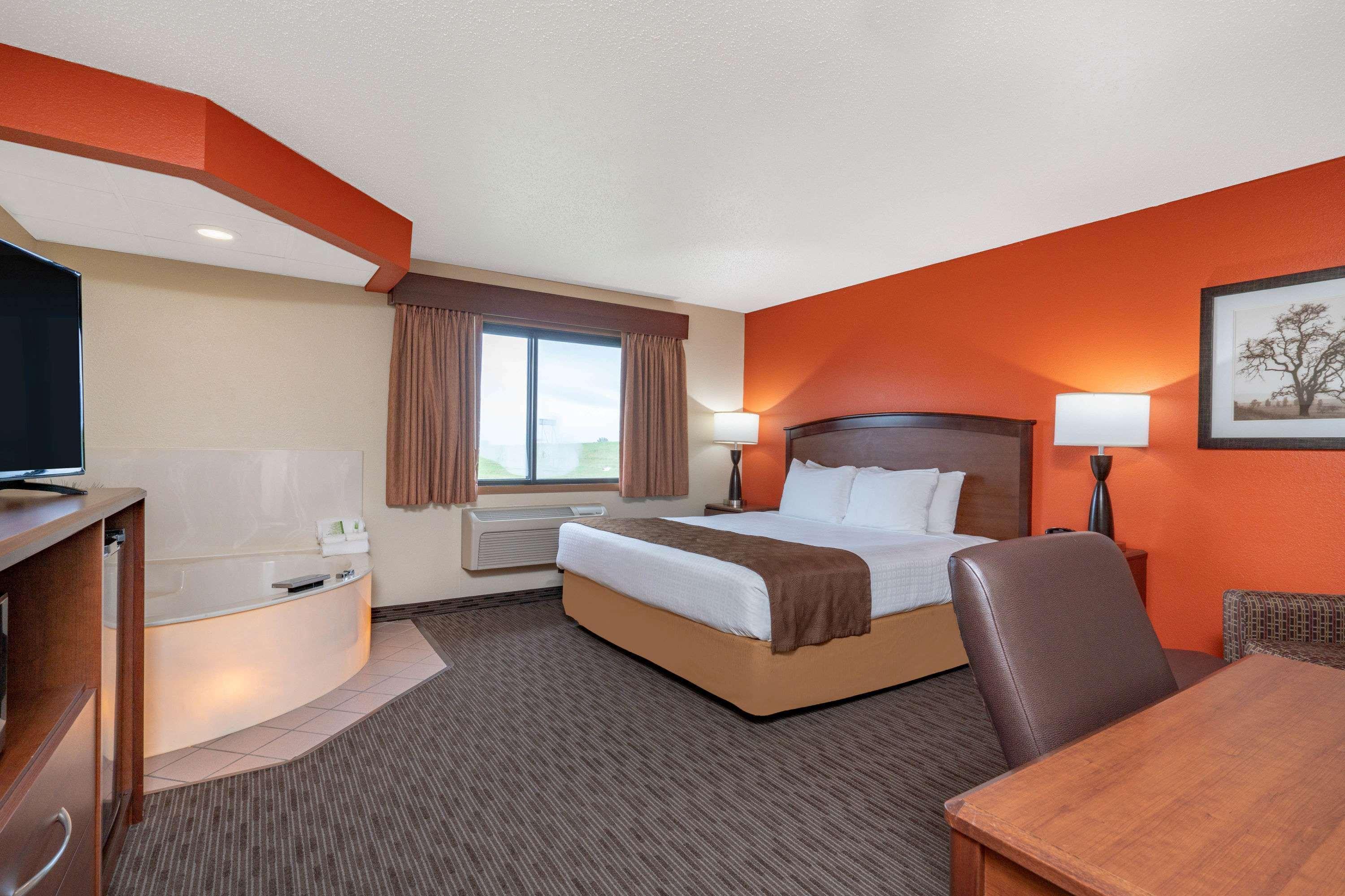 AmericInn by Wyndham Sauk Centre Bagian luar foto
