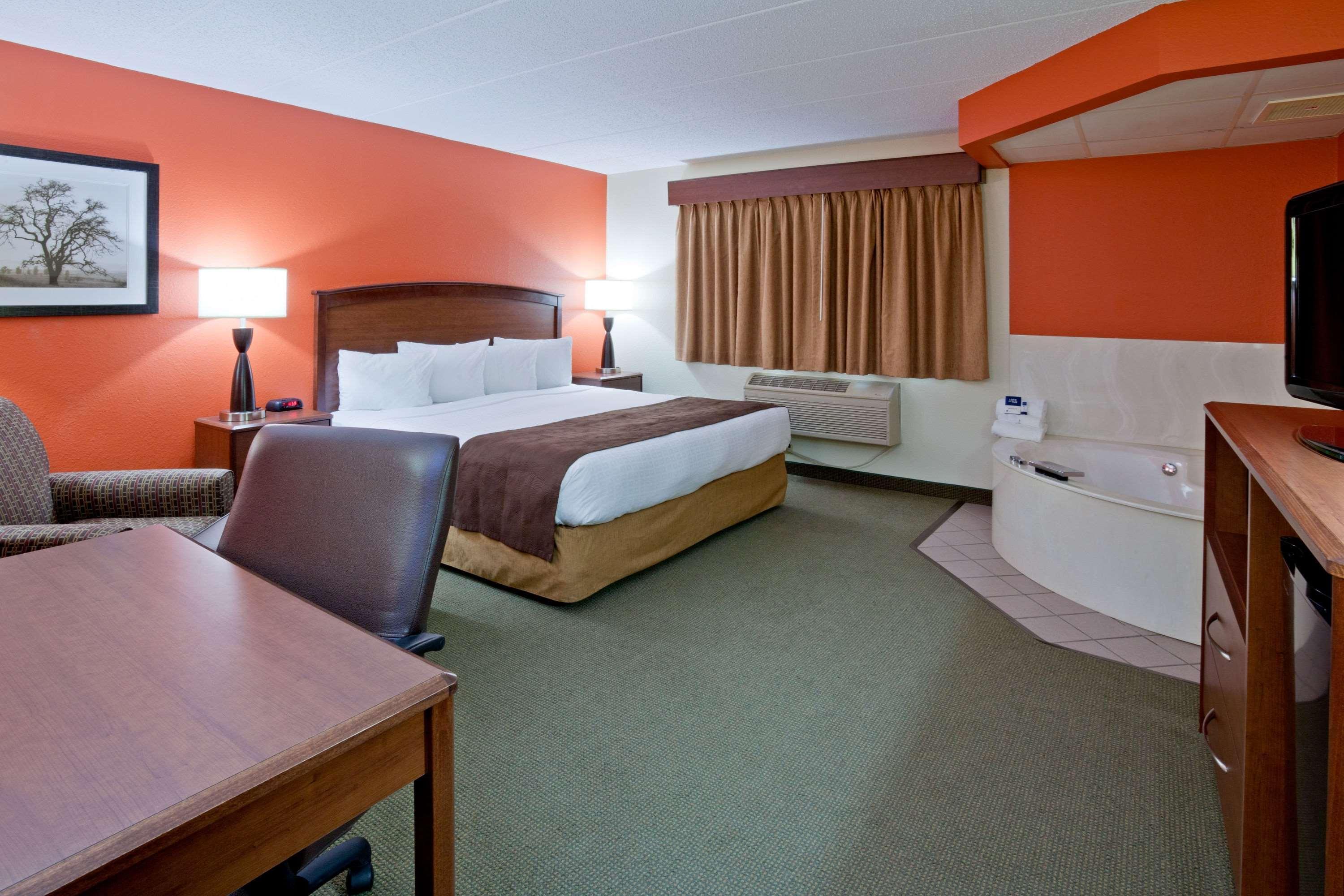 AmericInn by Wyndham Sauk Centre Bagian luar foto