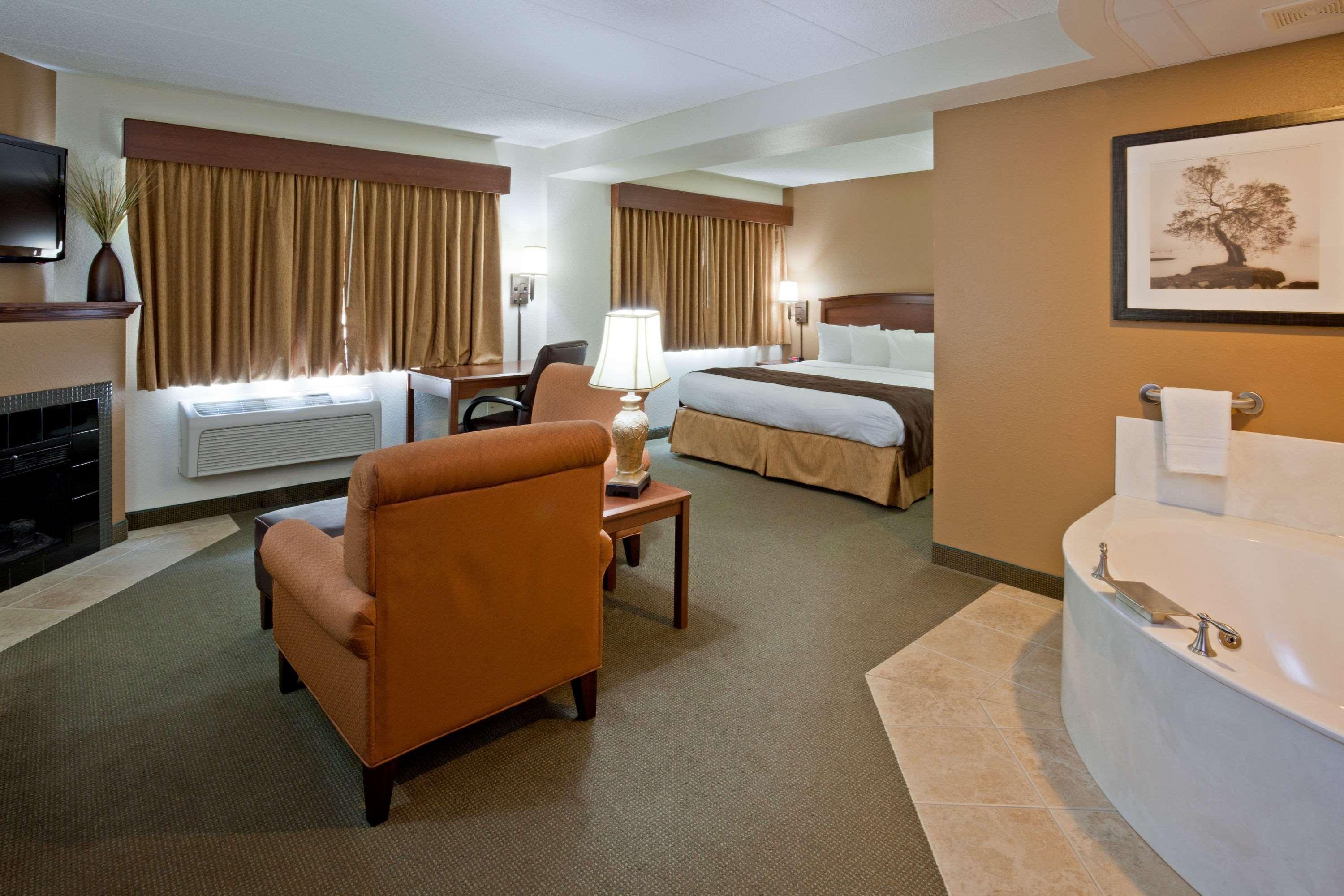 AmericInn by Wyndham Sauk Centre Bagian luar foto