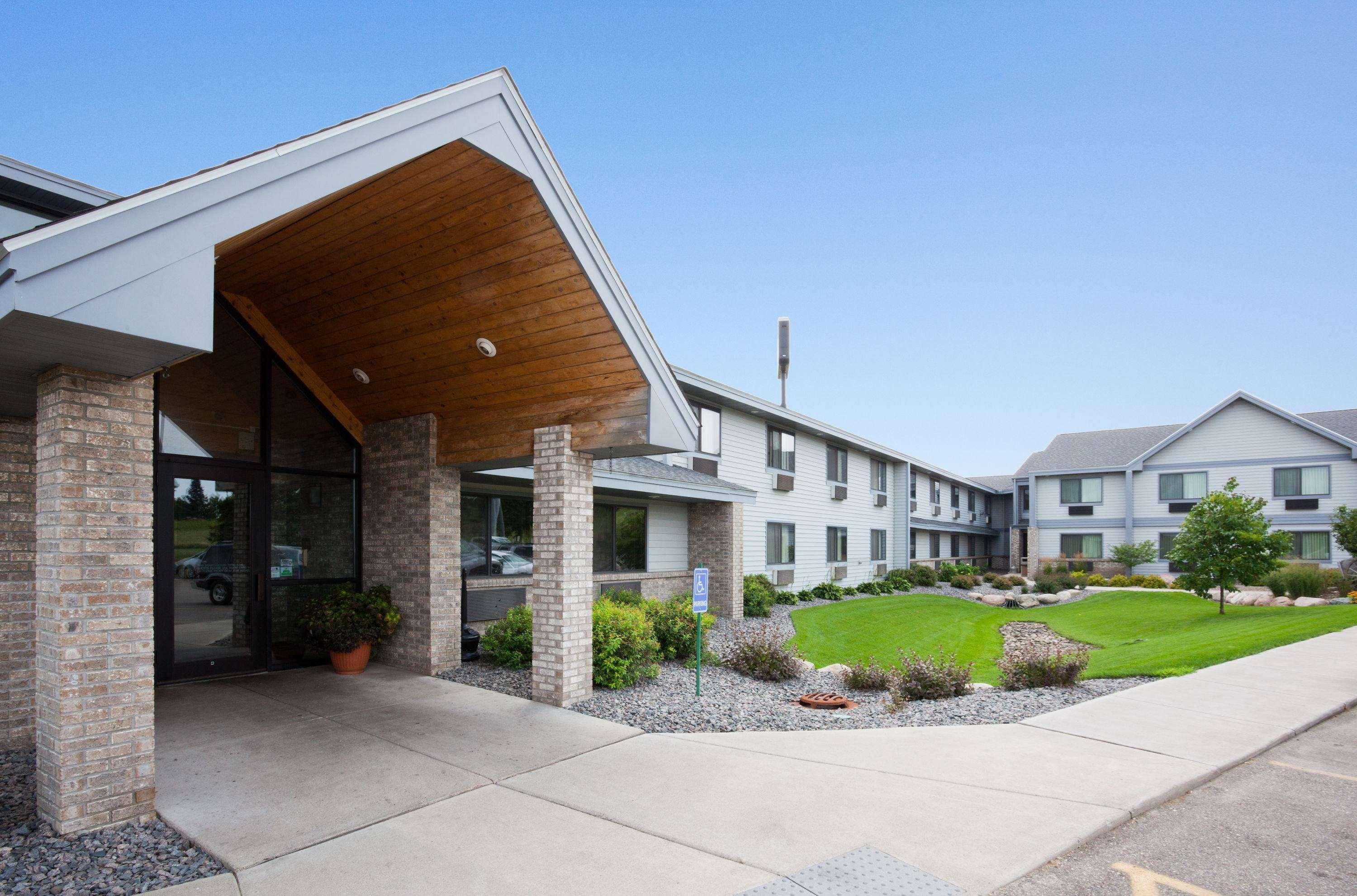 AmericInn by Wyndham Sauk Centre Bagian luar foto