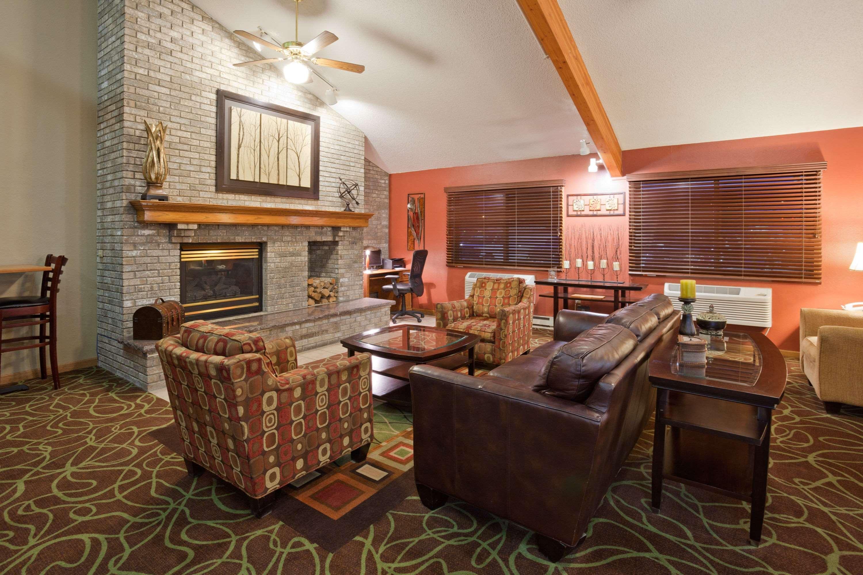 AmericInn by Wyndham Sauk Centre Bagian luar foto