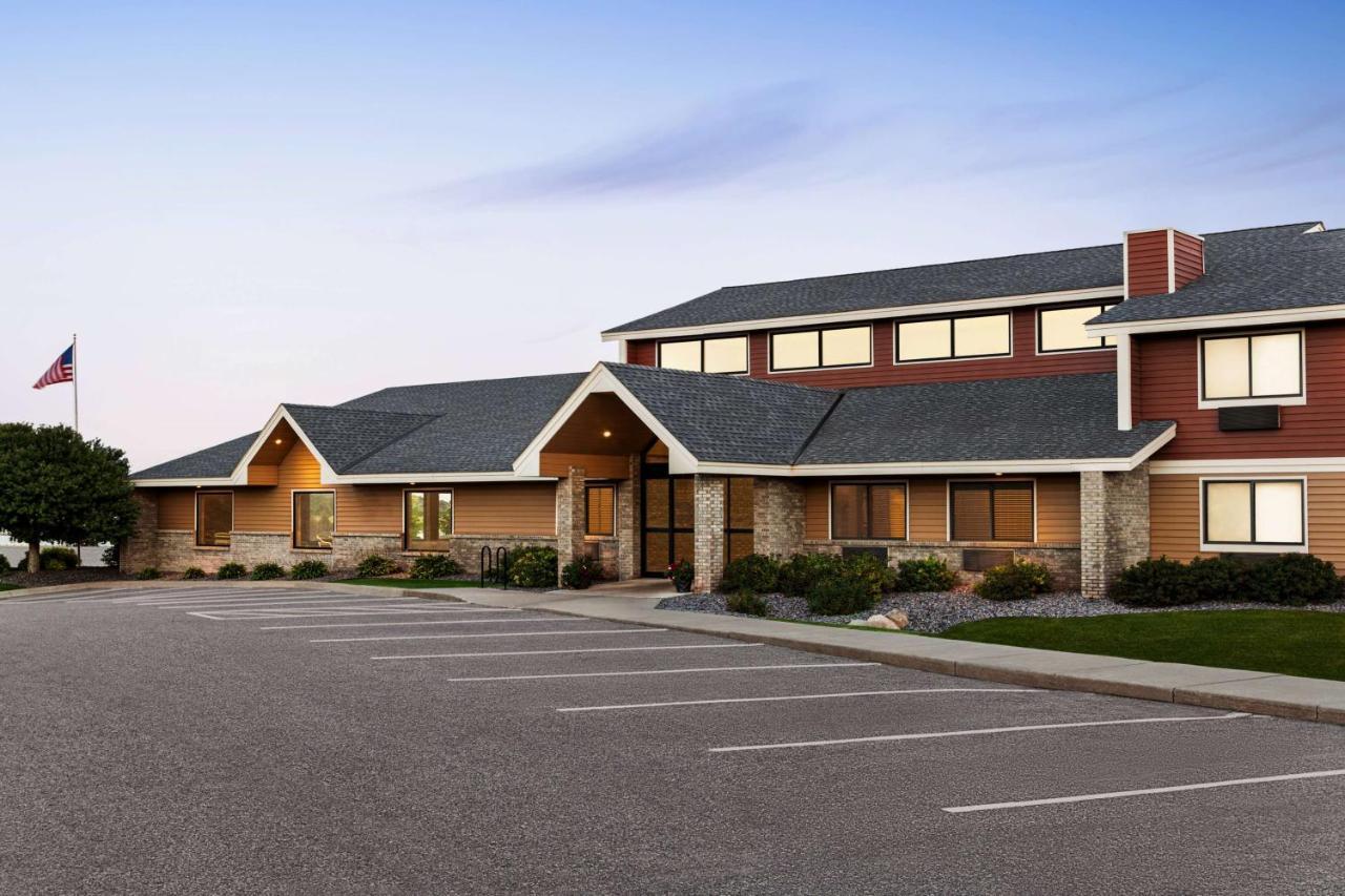AmericInn by Wyndham Sauk Centre Bagian luar foto