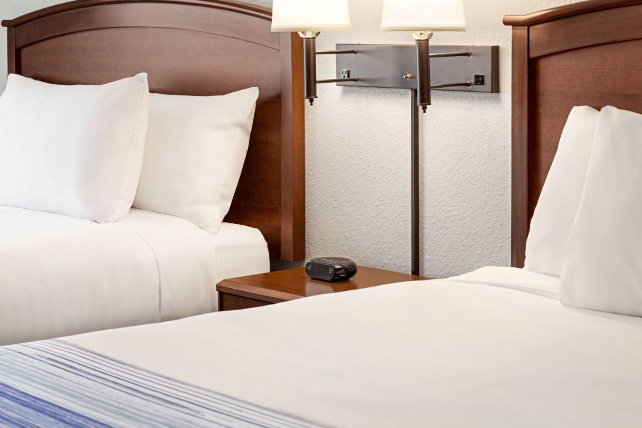 AmericInn by Wyndham Sauk Centre Bagian luar foto