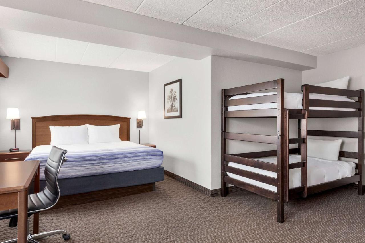 AmericInn by Wyndham Sauk Centre Bagian luar foto