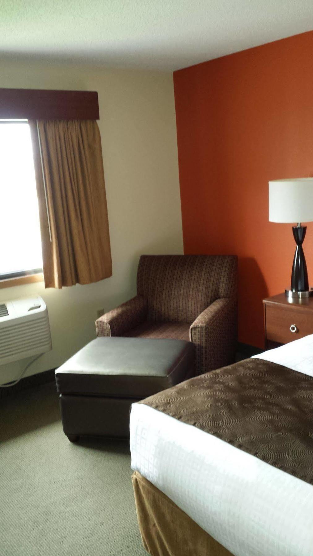 AmericInn by Wyndham Sauk Centre Bagian luar foto