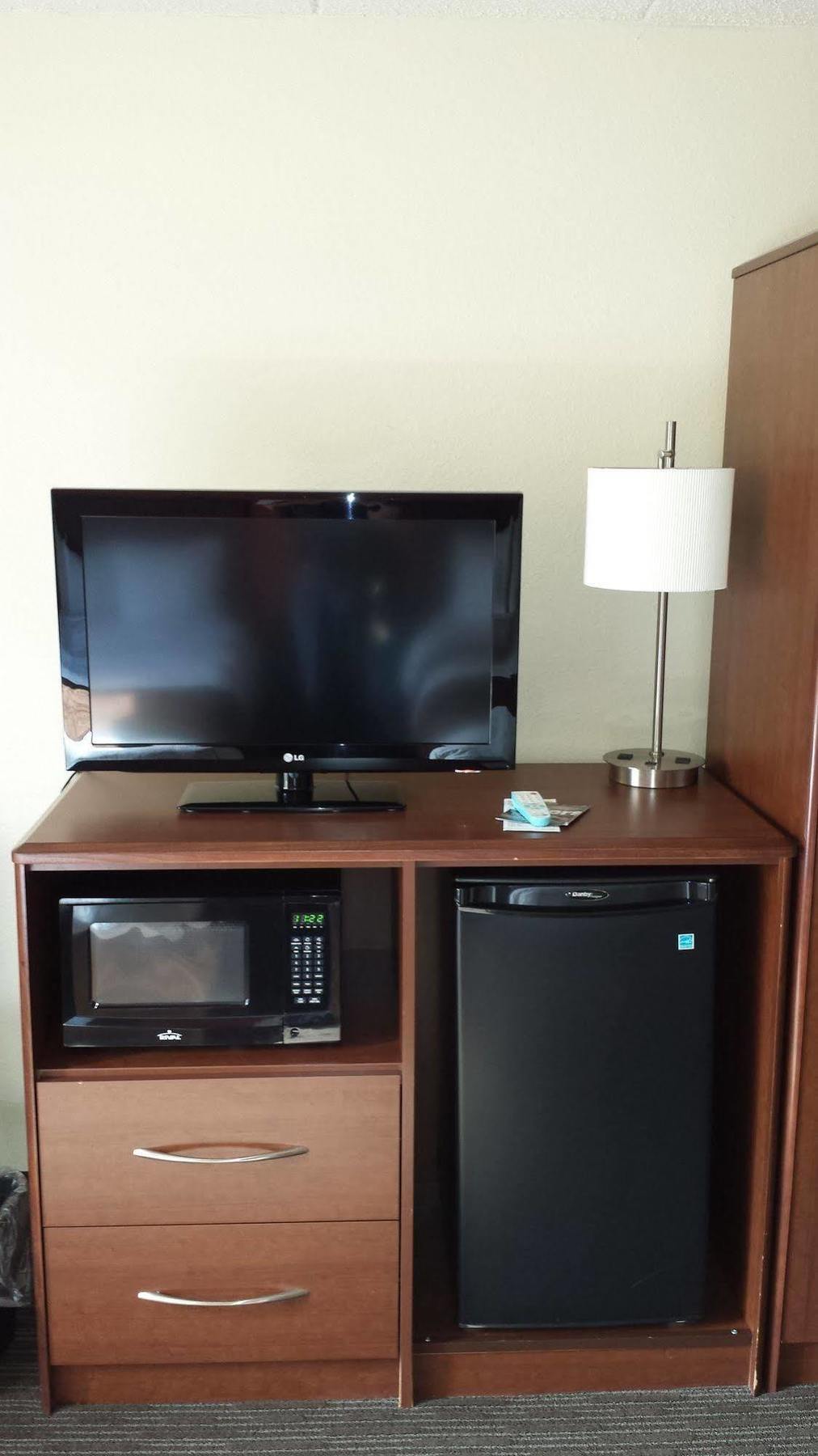 AmericInn by Wyndham Sauk Centre Bagian luar foto